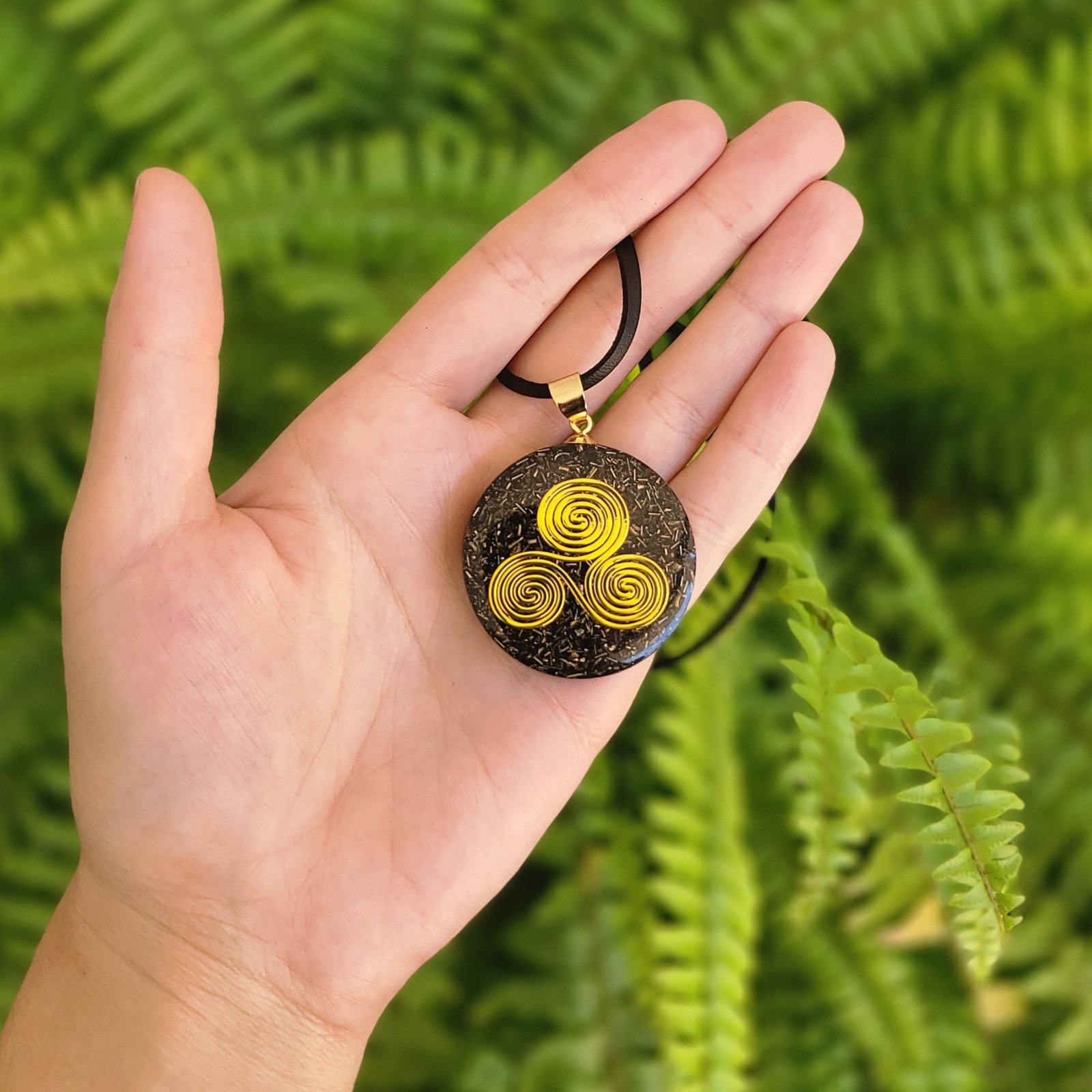 Collar Orgonita Triskel Celta - Imagen 5