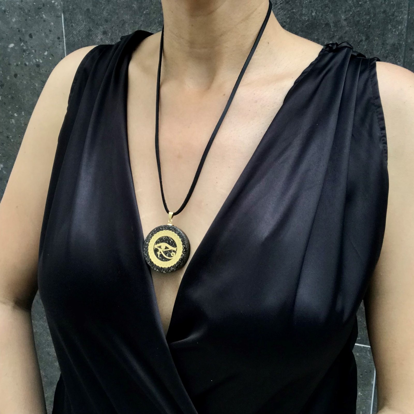 Collar Orgonita Ojo de Horus - Imagen 4